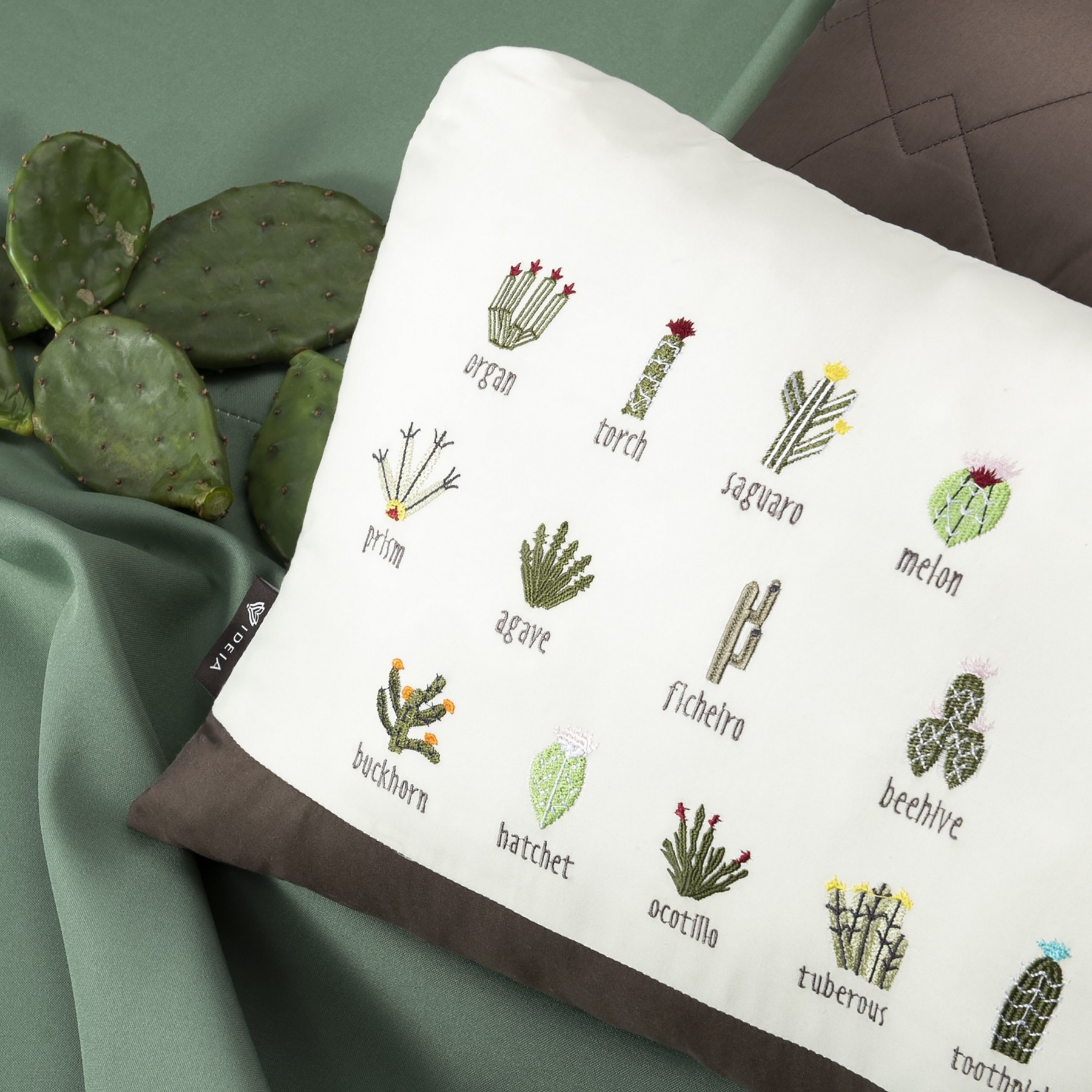 Подушка декоративна Cactuc з вишивкою ТМ IDEIA 35х53 см беж
