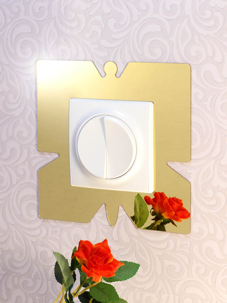 Зеркальный настенный акриловый декор рамка наклейка под выключатель №18 золото 1 шт.