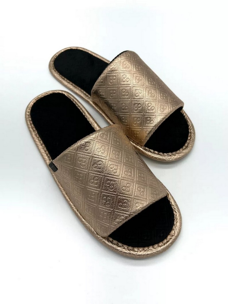 Домашні капці з патерном Family Story FLEX-металік відкриті Золоті