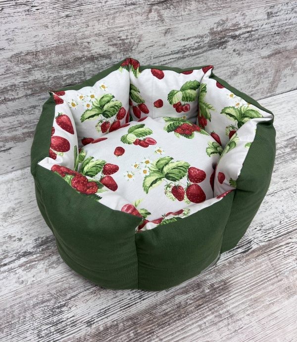 Лежак для котів та собак панама модель 1 “Strawberry”