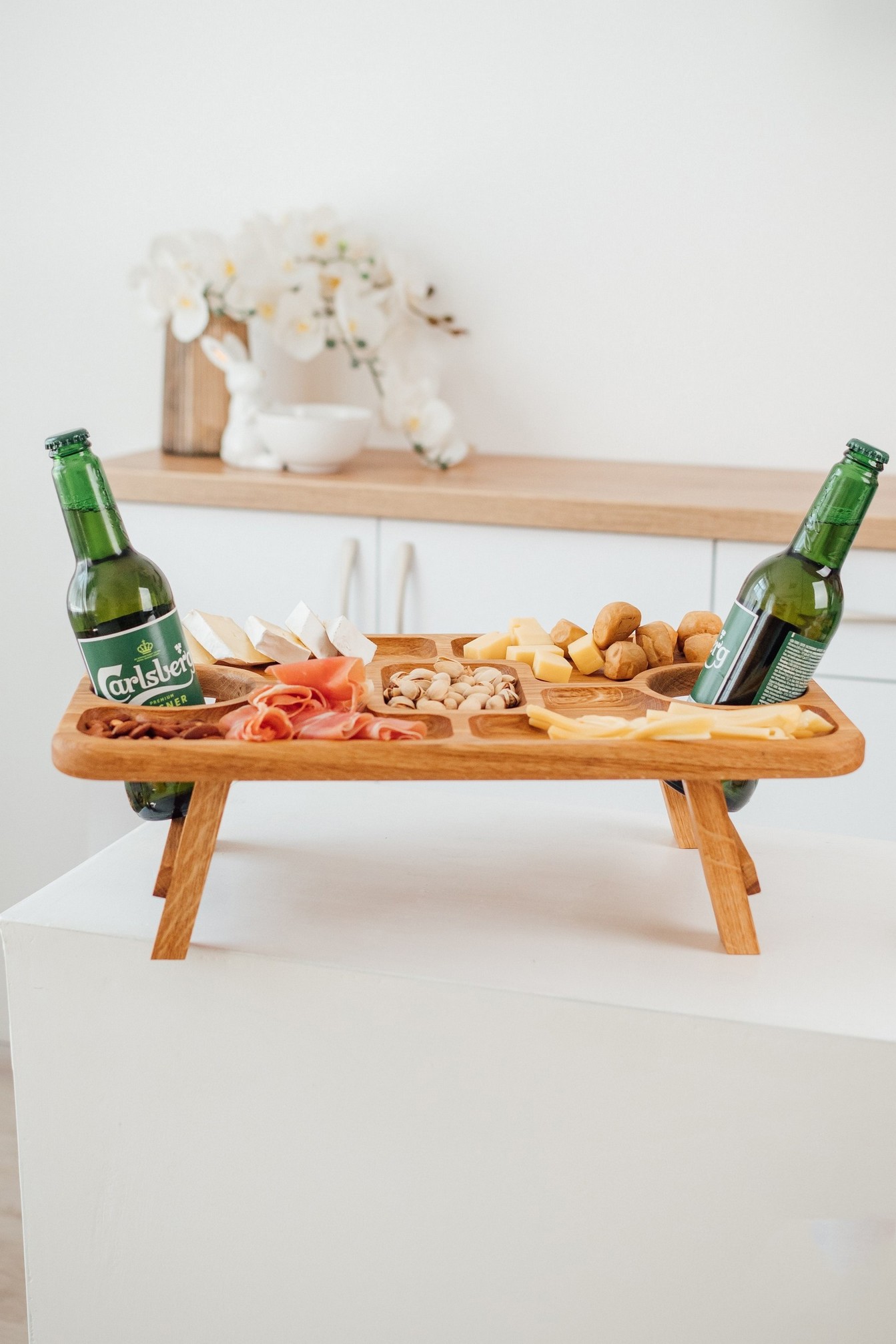Пивной столик Wood Decor на 2 отверстия под бутылку Пивной столик Wood Decor на 2 отверстия под бутылку