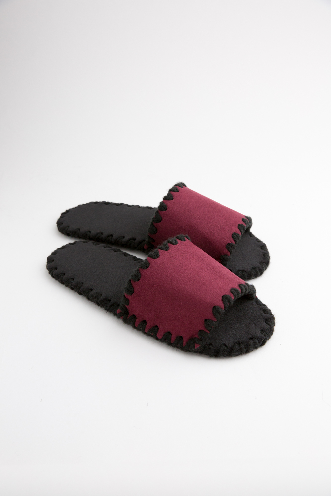 Мужские домашние тапочки Family Story Классические открытые Сливовые 30-31 р