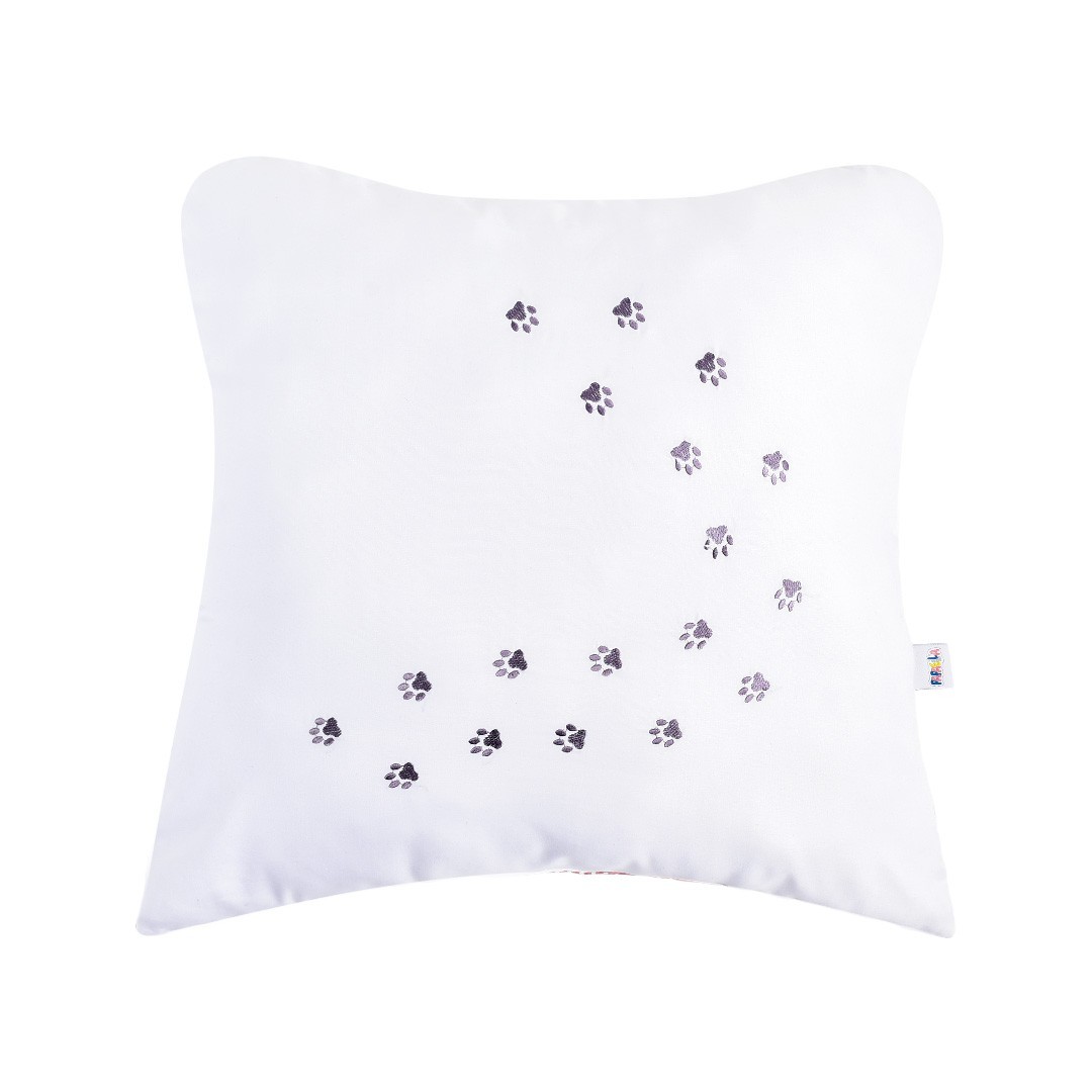 Подушка декоративна Коти на дивані з вишивкою ТМ IDEIA 45х45 см пудра