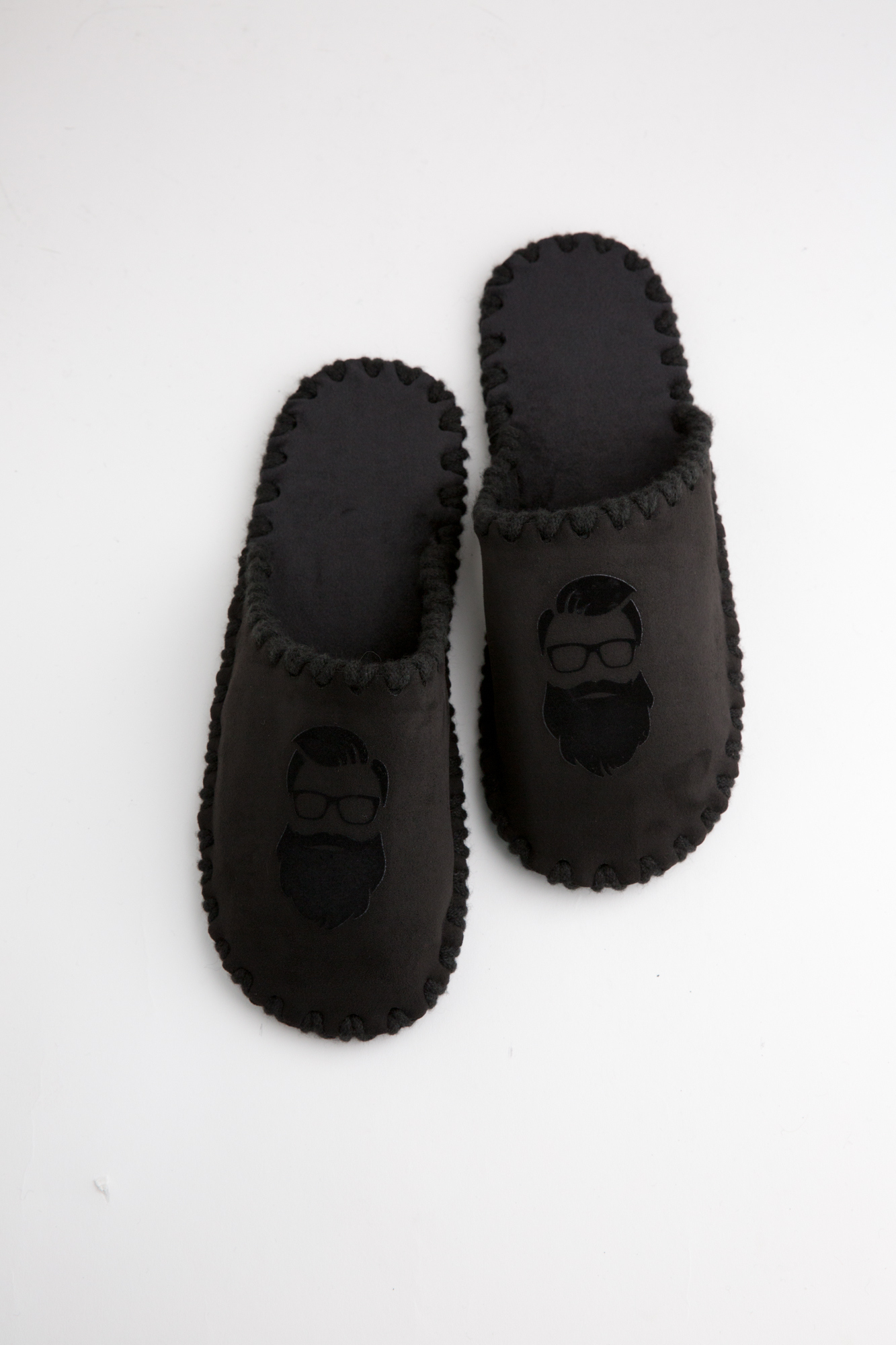 Мужские домашние тапочки Family Story Классические Бородач 2 закрытые Черные 40-41 р