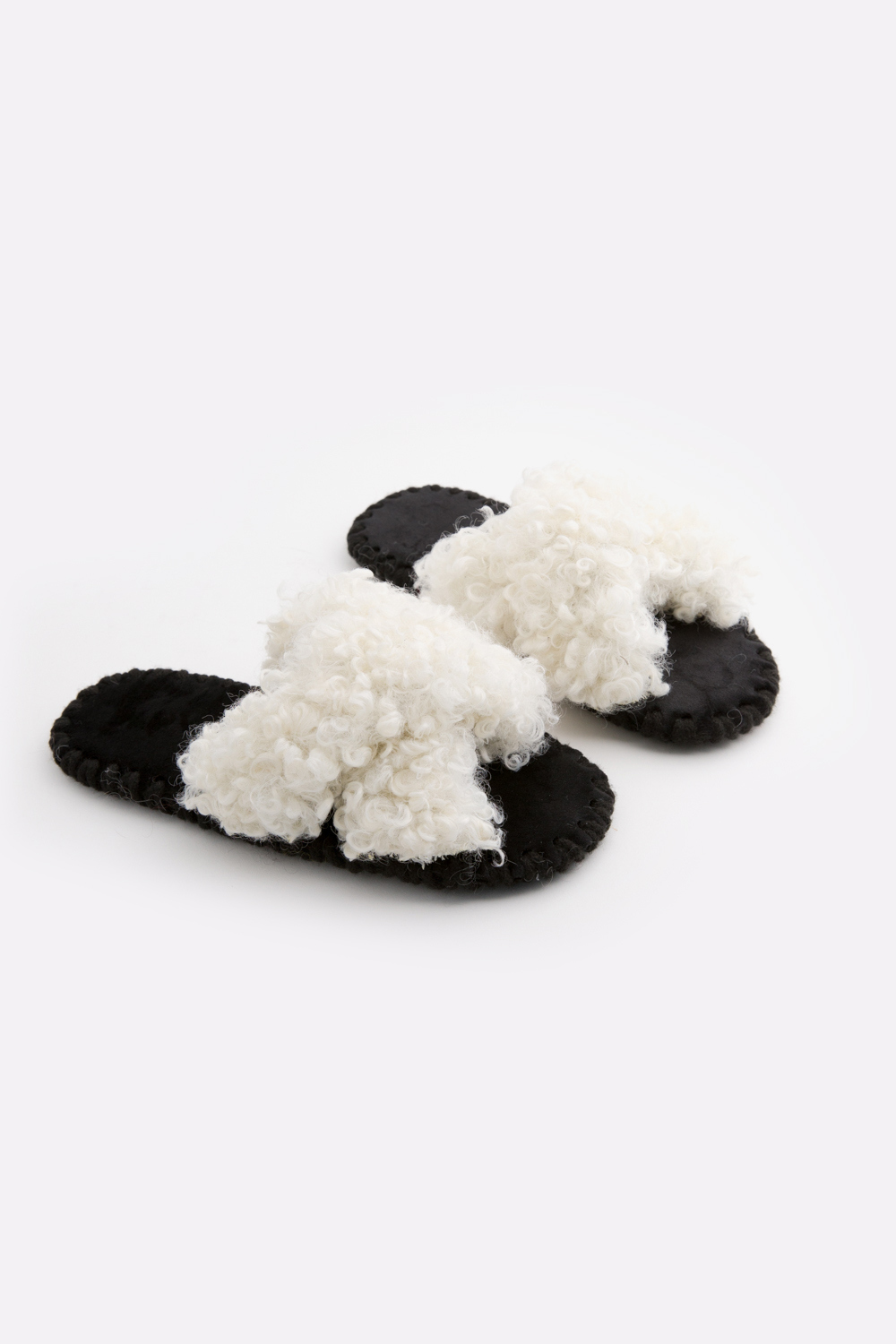 Жіночі домашні капці Family Story Кучерики Іксики Білі