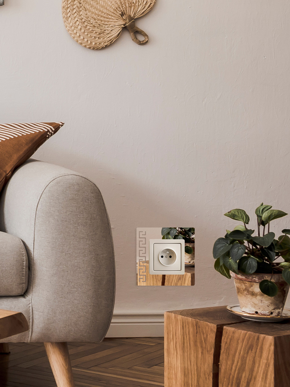 Зеркальный настенный акриловый декор рамка наклейка под выключатель №17 серебро 1 шт.