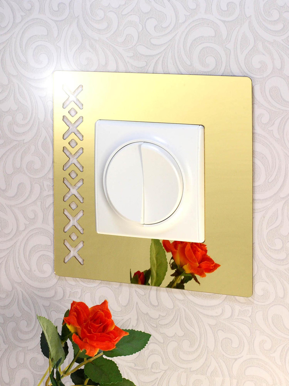 Зеркальный настенный акриловый декор рамка наклейка под выключатель №13 золото 1 шт.