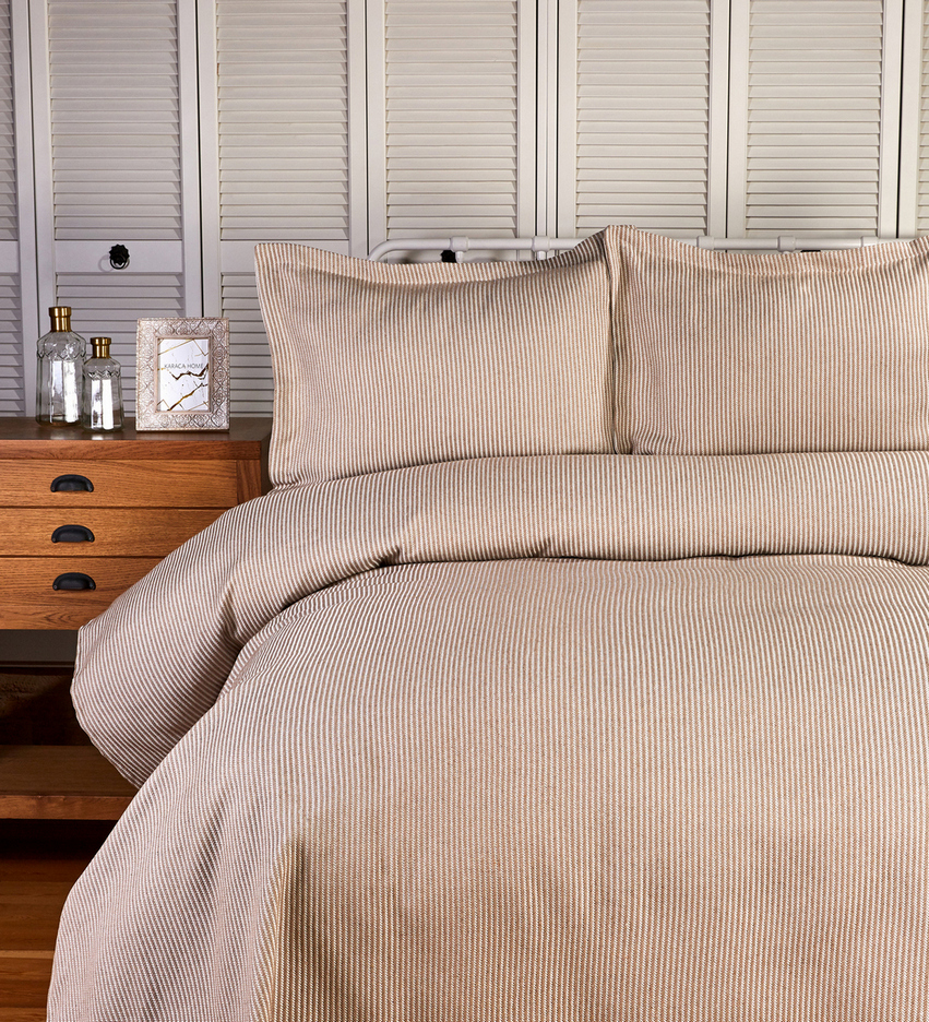 Покрывало двуспальное (230х240 см) с 2 наволочками (50х70см) Lexus Bej Karaca Home, цвет бежевый.