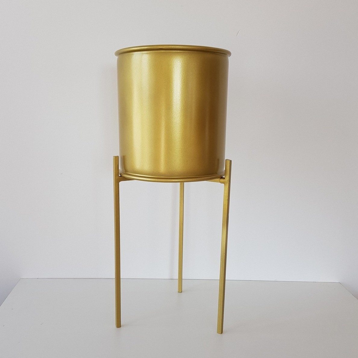 Подставка под цветы Толедо 100d120 с цветочным горшком золотая DecorArt