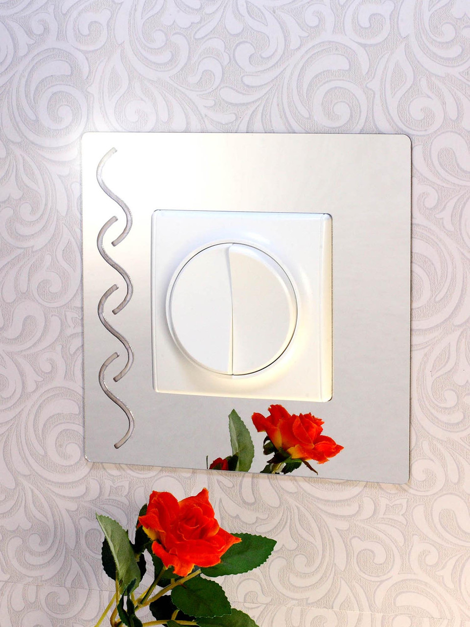 Дзеркальний настінний акриловий декор рамка наліпка під вимикач №15 срібло 1шт.