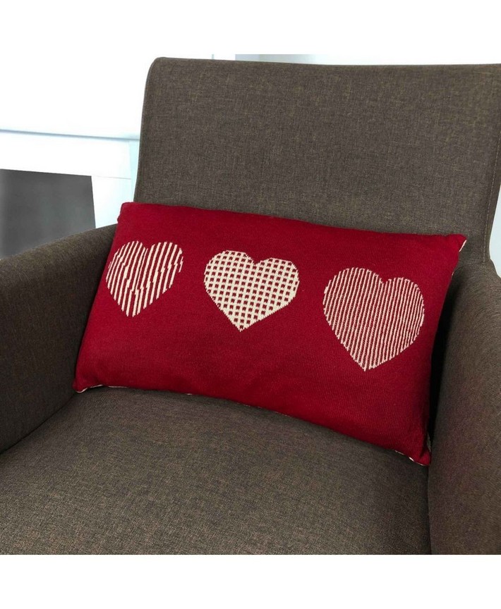 Подушка вязаная Сердца 30х45 (25051)