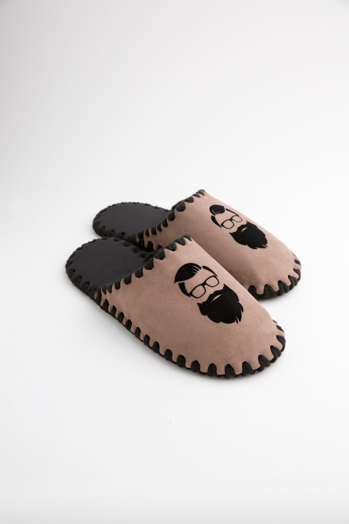 Мужские домашние тапочки Family Story Классические Бородач закрытые Мокко 40-41 р