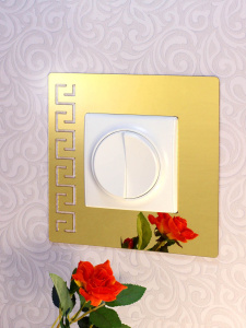 Зеркальный настенный акриловый декор рамка наклейка под выключатель №17 золото 1 шт. фото 3