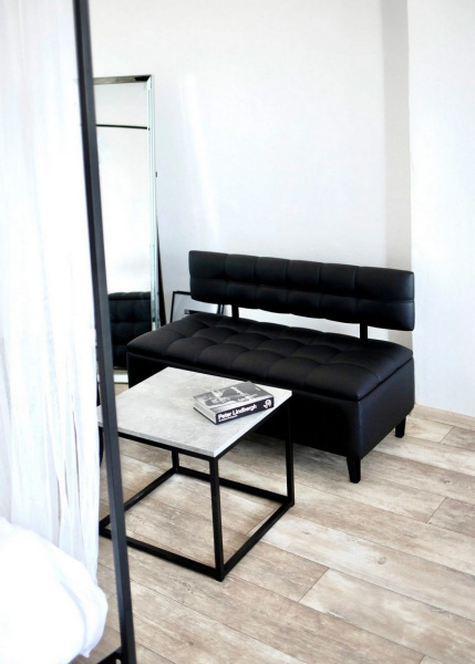 Прямой диван с нишей в экокожи K1 черный фото 1