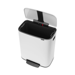 Бак для мусора Brabantia Bo Pedal Bin 60 л фото 2 Бак для мусора Brabantia Bo Pedal Bin 60 л фото 2