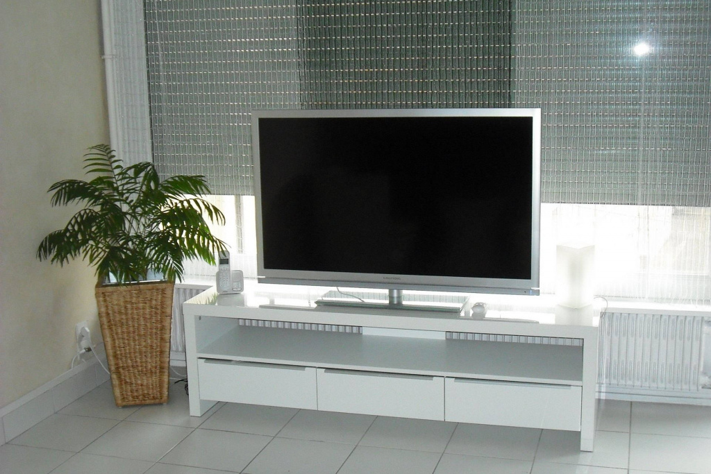 ТВ-тумба: як обрати тумбу під телевізор фото 04 tv-tumba-kak-vybrat-tumbu-photo4.jpg